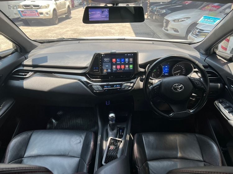 Toyota C-HR 2019 1.8 HV Mid Utility-car เบนซิน เกียร์อัตโนมัติ ขาว รูปที่ 4