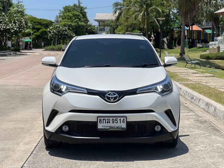 Toyota C-HR 2019 1.8 HV Mid Utility-car เบนซิน เกียร์อัตโนมัติ ขาว รูปที่ 2