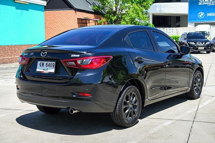 Mazda Mazda 2 2019 1.3 High Connect Sedan เบนซิน ไม่ติดแก๊ส เกียร์อัตโนมัติ ดำ รูปที่ 3
