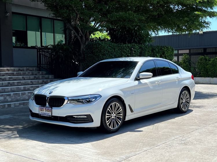 BMW Series 5 2018 520d Sedan ดีเซล ไม่ติดแก๊ส เกียร์อัตโนมัติ ขาว รูปที่ 4