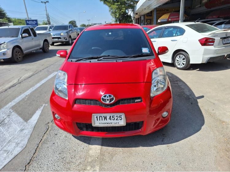 Toyota Yaris 2013 1.5 RS Sedan เบนซิน ไม่ติดแก๊ส เกียร์อัตโนมัติ แดง รูปที่ 4