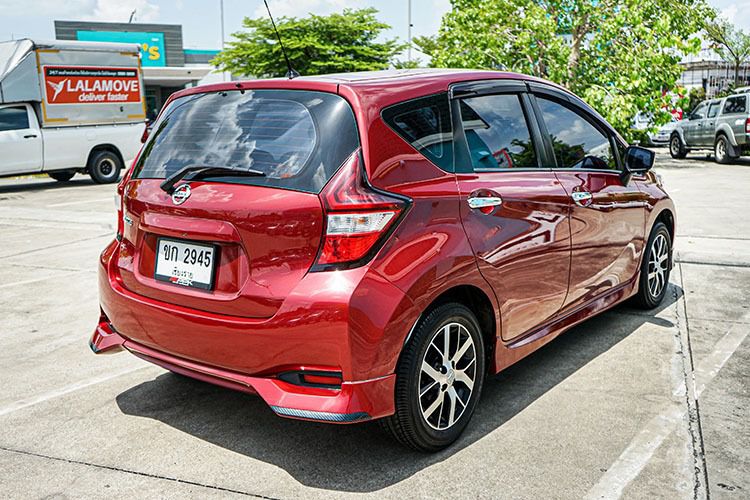 Nissan Note 2020 1.2 V Sedan เบนซิน ไม่ติดแก๊ส เกียร์อัตโนมัติ แดง รูปที่ 4