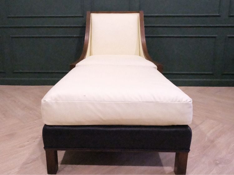 เก้าอี้อาร์มแชร์+สตูล เบาะหนังขาว โครงไม้ แบรนด์ Baker Furniture By Chanintr รูปที่ 2