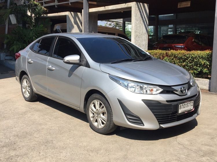 Toyota Yaris ATIV 2019 1.2 E Sedan เบนซิน ไม่ติดแก๊ส เกียร์อัตโนมัติ บรอนซ์เงิน รูปที่ 1