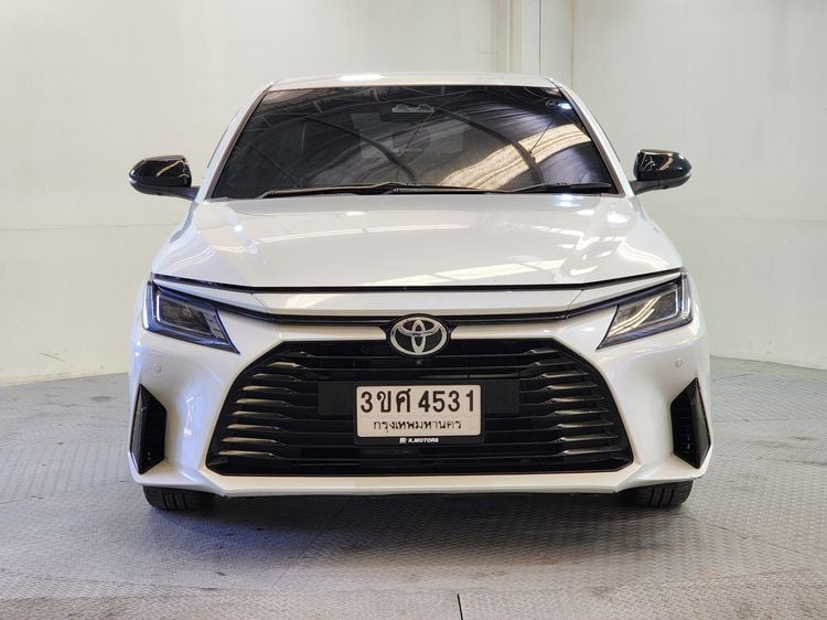 Toyota Yaris ATIV 2023 1.2 Premium Luxury Sedan เบนซิน เกียร์อัตโนมัติ ขาว รูปที่ 2