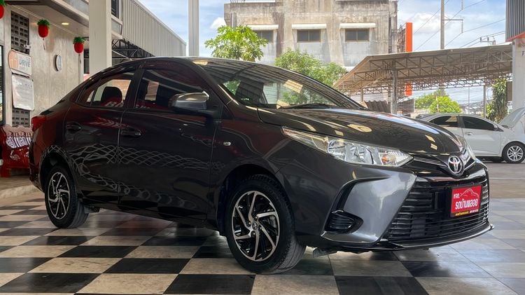 Toyota Yaris ATIV 2021 1.2 Entry Sedan เบนซิน ไม่ติดแก๊ส เกียร์อัตโนมัติ เทา รูปที่ 3