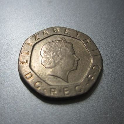 เหรียญ ธนบัตร ต่างประเทศ เหรียญ20เพนนี 1เหรียญ ปี2002 ผ่านการใช้งานแล้วและสะสมมาหลายปี มีตำหนิ เหรียญต่างประเทศ เหรียญอังกฤษ เหรียญหายาก สนใจทักแชท