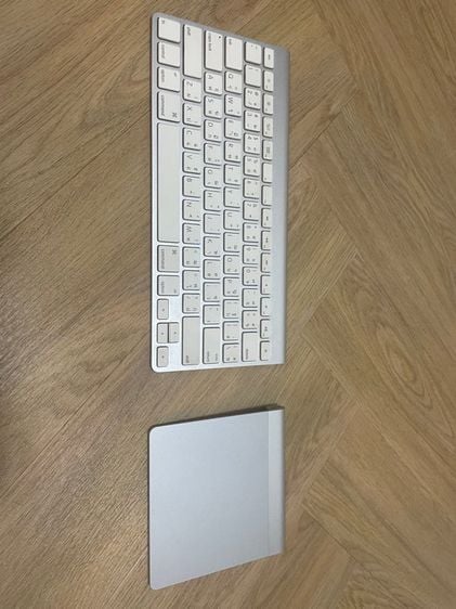 เม้าส์ และคีย์บอร์ด Apple keyboard และ Trackpad