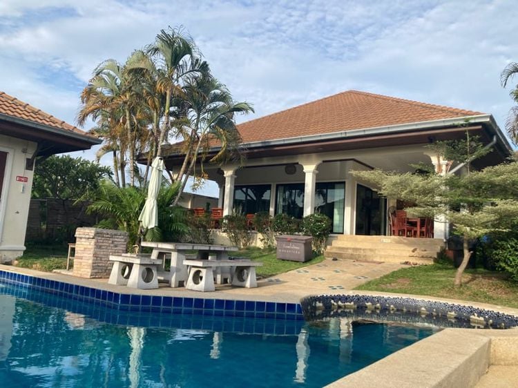pool villa rayong for sale