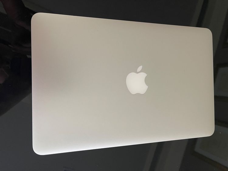 MacBook Air (11 inch) RARE and great condition รูปที่ 1
