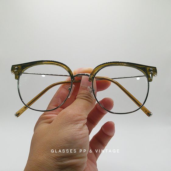 290 บาทส่งฟรี แว่นตากรองแสง เลนส์ออโต้ พร้อมอุปกรณ์ซองหนังเก็บแว่น ผ้าเช็คแว่น ครบชุด รูปที่ 3