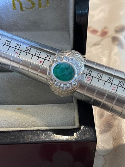 แหวนมรกตแท้