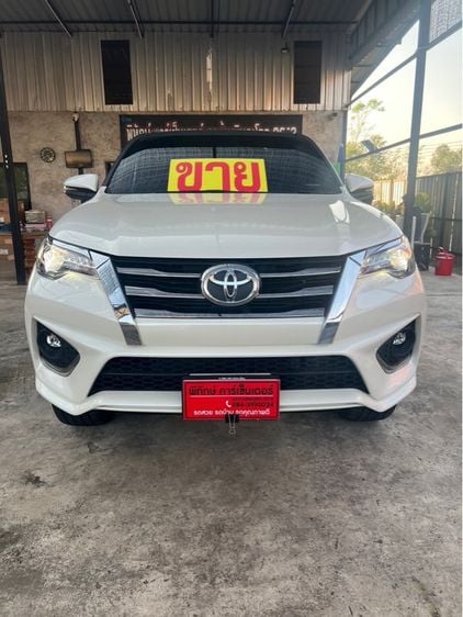 Toyota Fortuner 2018 2.8 TRD Sportivo 4WD Utility-car ดีเซล ไม่ติดแก๊ส เกียร์อัตโนมัติ ขาว รูปที่ 1