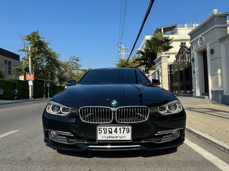 BMW Series 3 2013 320i Sedan เบนซิน ไม่ติดแก๊ส เกียร์อัตโนมัติ ดำ