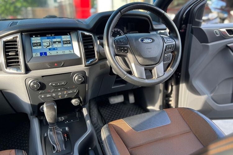 Ford Ranger 2018 2.0 Wildtrak 4WD Pickup ดีเซล ไม่ติดแก๊ส เกียร์อัตโนมัติ ดำ รูปที่ 2
