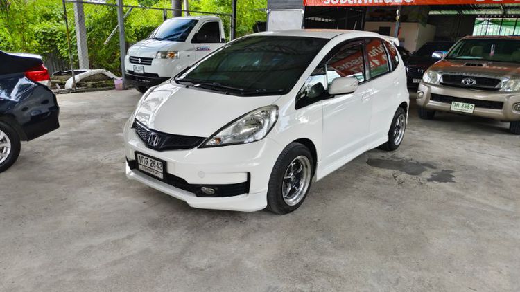Honda Jazz 2013 1.5 SV Plus i-VTEC Sedan เบนซิน ไม่ติดแก๊ส เกียร์อัตโนมัติ ขาว