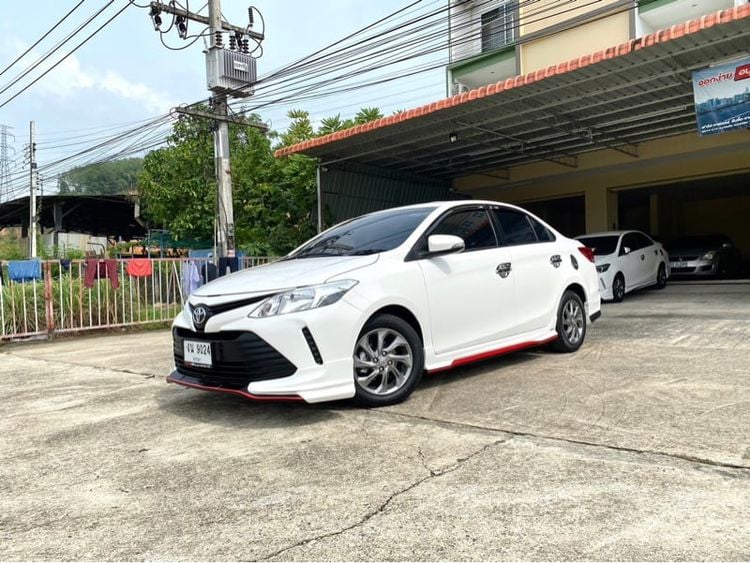 Toyota Vios 2017 1.5 J Sportivo Sedan เบนซิน ไม่ติดแก๊ส เกียร์อัตโนมัติ ขาว