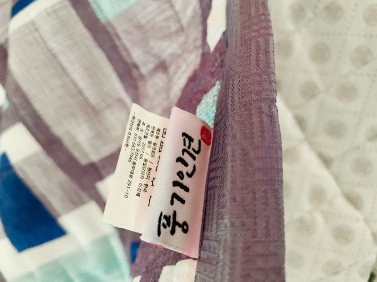 ผ้าปูรองนอน (แบบหนา) ขนาด 4.5-5ฟุต ผ้าชีฟองสีเทาลายกราฟฟิกหลากสี สไตล์โมเดิร์น (ใหม่) (สินค้าหายาก) มือสองขายตามสภาพ สินค้าญี่ปุ่น-เกาหลีแท้ รูปที่ 15