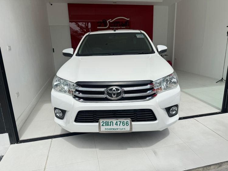 Toyota Hilux Revo 2019 2.4 E Pickup ดีเซล ไม่ติดแก๊ส เกียร์ธรรมดา ขาว รูปที่ 2