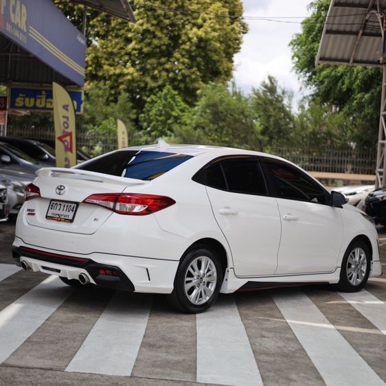 Toyota Yaris ATIV 2017 1.2 E Sedan เบนซิน ไม่ติดแก๊ส เกียร์อัตโนมัติ ขาว รูปที่ 3