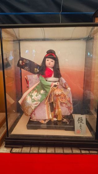 โมเดล ตุ๊กตาญี่ปุ่น ในตู้โชว์สะสม สวยงาม
ขนาด
สูง 58cm
กว้าง 44 cm
ราคา 