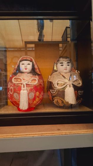 โมเดล  ตุ๊กตาญี่ปุ่น ในตู้โชว์สะสม สวยงาม
ขนาด
สูง 38cm
กว้าง 38 cm

