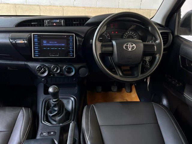 Toyota Hilux Revo 2016 2.4 E Pickup ดีเซล ไม่ติดแก๊ส เกียร์ธรรมดา ขาว รูปที่ 4