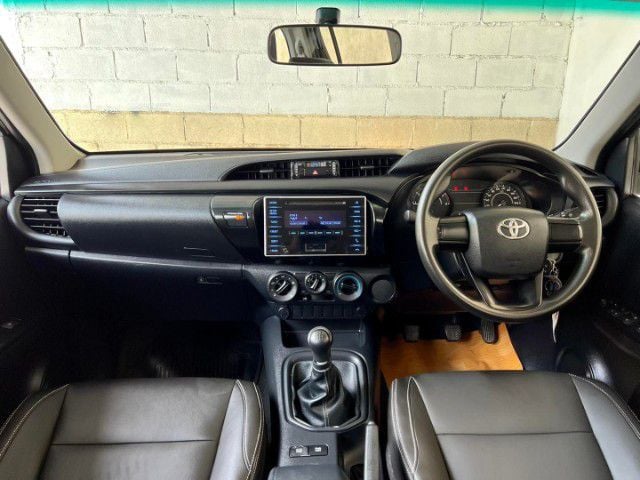 Toyota Hilux Revo 2016 2.4 E Pickup ดีเซล ไม่ติดแก๊ส เกียร์ธรรมดา ขาว รูปที่ 3