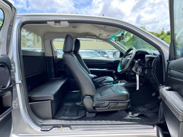 Toyota Hilux Revo 2019 2.4 J Plus Pickup ดีเซล ไม่ติดแก๊ส เกียร์ธรรมดา เทา รูปที่ 4