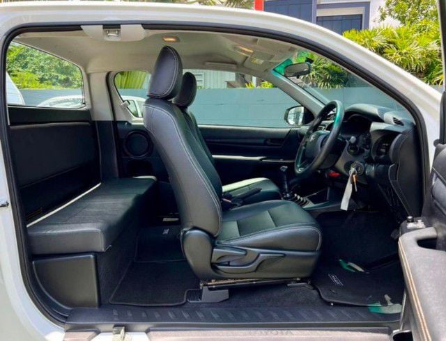 Toyota Hilux Revo 2019 2.4 Z Edition E Pickup ดีเซล ไม่ติดแก๊ส เกียร์ธรรมดา ขาว รูปที่ 3