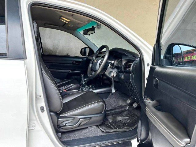 Toyota Hilux Revo 2017 2.4 E Pickup ดีเซล ไม่ติดแก๊ส เกียร์ธรรมดา ขาว รูปที่ 4