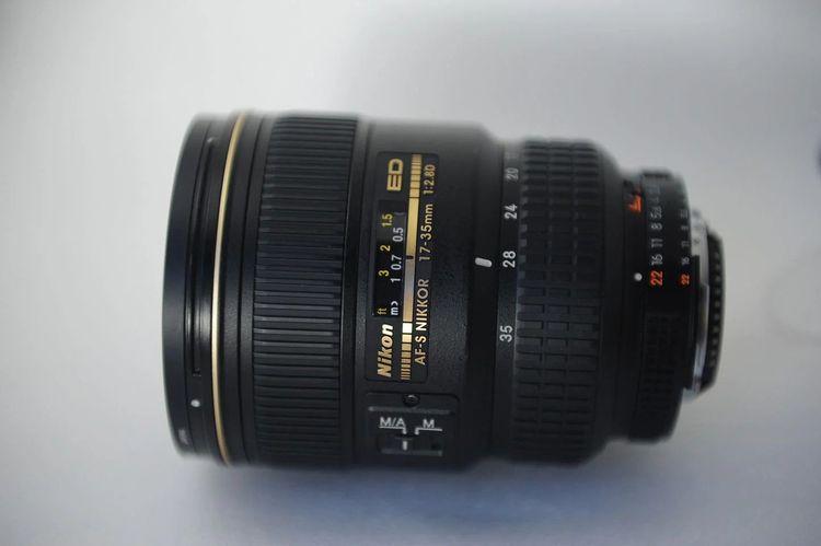 เลนส์มุมกว้าง Nikon AF-S 17-35mm F2.8