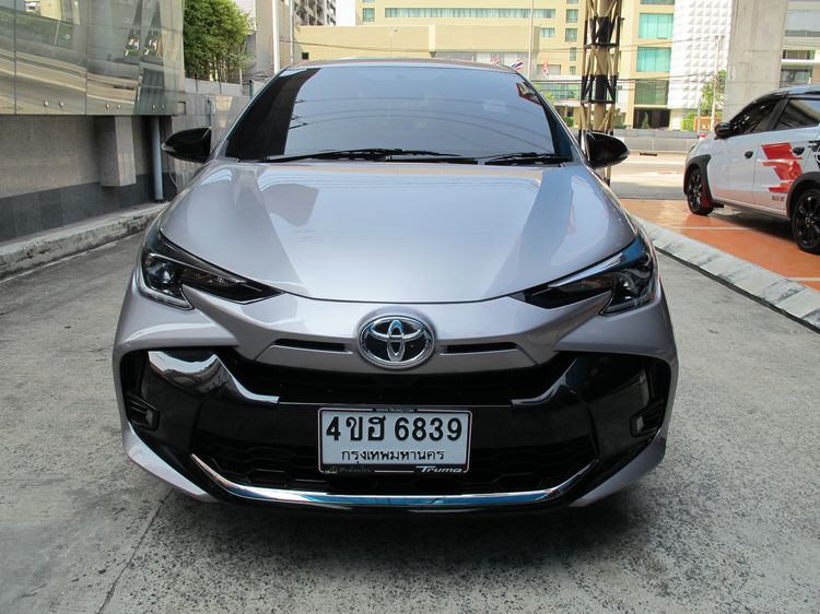 Toyota Yaris 2023 1.2 Smart Sedan เบนซิน ไม่ติดแก๊ส เกียร์ธรรมดา เทา รูปที่ 3