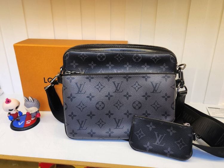 Louis Vuitton หนังแท้ ดำ กระเป๋าสะพายข้างผู้ชายLv trio dc20