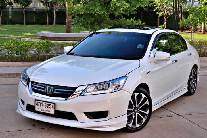 Honda Accord 2015 2.0 Hybrid Tech i-VTEC Sedan ไฮบริด ไม่ติดแก๊ส เกียร์อัตโนมัติ ขาว