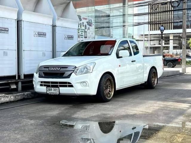 Isuzu D-MAX 2018 1.9 S Pickup ดีเซล ไม่ติดแก๊ส เกียร์ธรรมดา ขาว รูปที่ 2