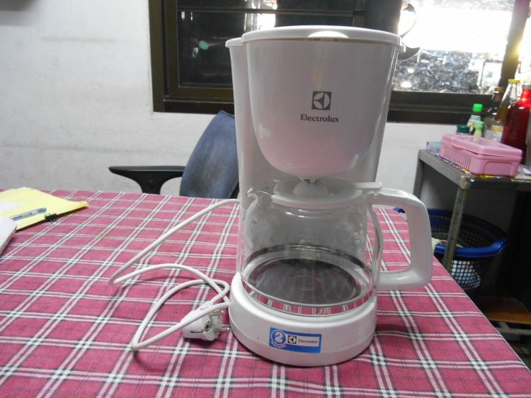 เครื่องชงกาแฟสด ELECTROLUX รุ่น ECM1303W (สีขาว) 