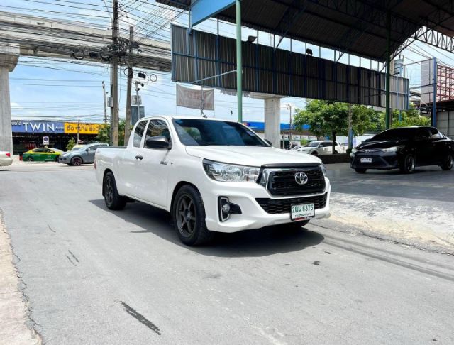 Toyota Hilux Revo 2018 2.4 E Pickup ดีเซล ไม่ติดแก๊ส เกียร์ธรรมดา ขาว รูปที่ 2