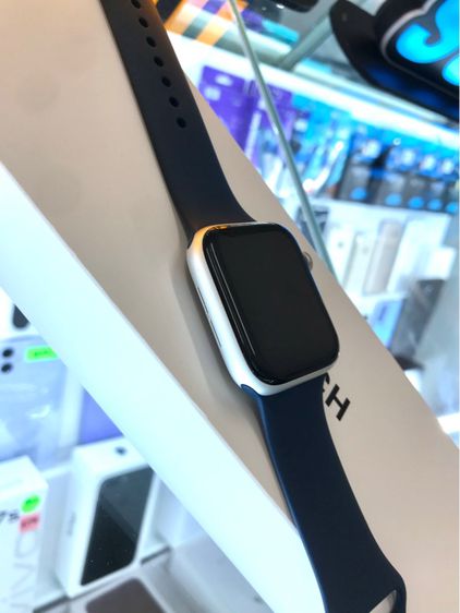 Apple Watch SE 44mm Silver Aluminum case abyss Blue sport band รูปที่ 7
