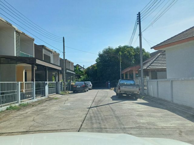 บ้านเดี่ยว2ชั้นสนใจโทรคุยอย่างเดียวไม่ตอบแชทนะครับ0620941360