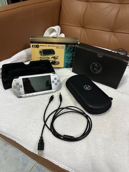 PSP รุ่น 1000 เมมโมรี่ 32 GB มีเกมพร้อมเล่น สภาพดี รูปที่ 1