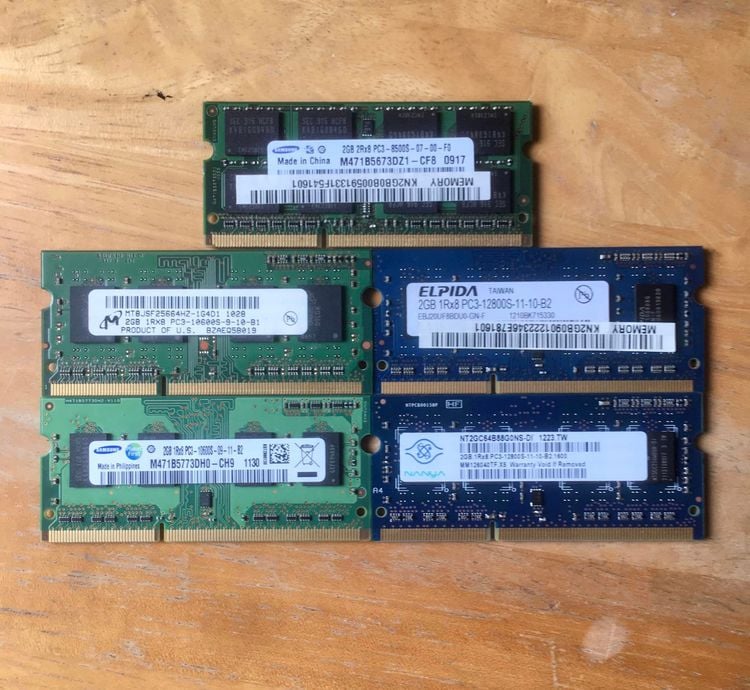 ที่เก็บข้อมูลและเมมโมรี่การ์ด Ram Notebook DDR3 2GB 5อัน เทสให้แล้วใช้งานได้ปกติ ขายเหมาไม่แยก