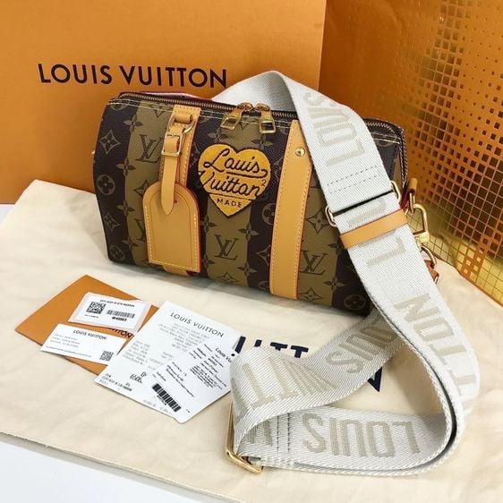Louis Vuitton หนังแท้ ไม่ระบุ น้ำตาล LV Nigo City Keepall Bag
