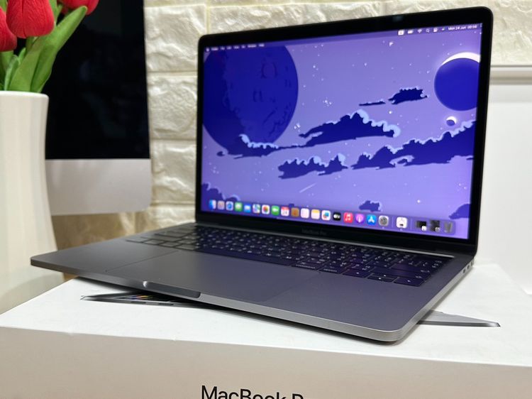 MacBook Pro 13.3-inch,2017 Four Thunderbolt 3 ports Ram8gb SSD256gb SpaceGray รูปที่ 2