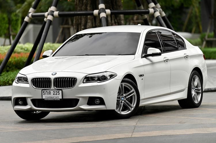 BMW Series 5 2016 528i Sedan เบนซิน ไม่ติดแก๊ส เกียร์อัตโนมัติ ขาว