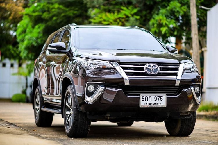 TOYOTA FORTUNER 2.8 V 2WD รุ่น TOP AT ปี 2016