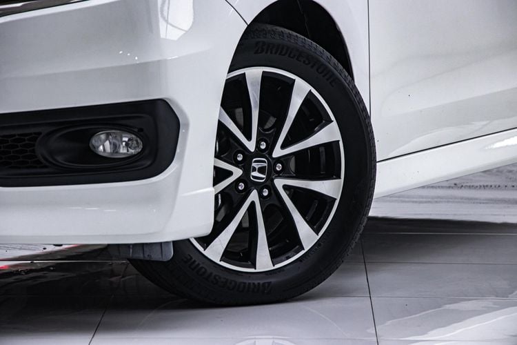 Honda Stepwagon 2015 2.0 E Utility-car เบนซิน เกียร์อัตโนมัติ ขาว รูปที่ 4