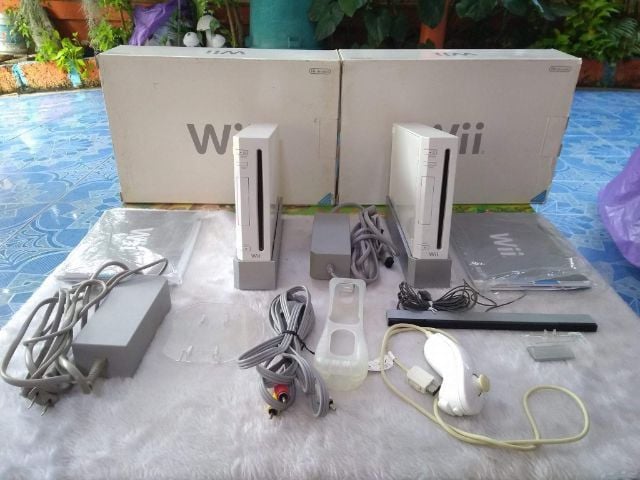 Sale799บาท ขายเหมาตามสภาพนะครับ Nintendo Wii2เครื่องไฟเข้าปกติมีอุปกรณ์ให้ตามรูปครับใช้ไฟญี่ปุ่น100v.94VA. 
 