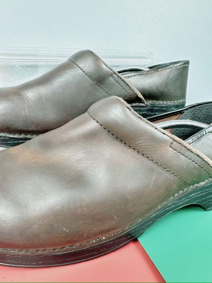 รองเท้าหนังแท้ Dansko Sz.13us47eu31cm(เท้ากว้างอูมใส่ได้) สีน้ำตาลเข้ม สภาพสวยมาก ไม่ขาดซ่อม ใส่ทำงานเที่ยวลำลองได้หมด รูปที่ 11