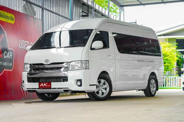 Toyota Commuter 2019 3.0 Van ดีเซล เกียร์อัตโนมัติ ขาว